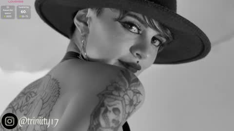 Snapshot of abril__colen chatting on December 1, 2024, 9:04 pm April online show from December 1, 2024, 9:04 pm