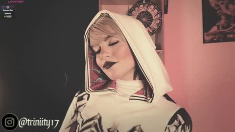 Snapshot of abril__colen chatting on December 3, 2024, 6:49 pm April online show from December 3, 2024, 6:49 pm