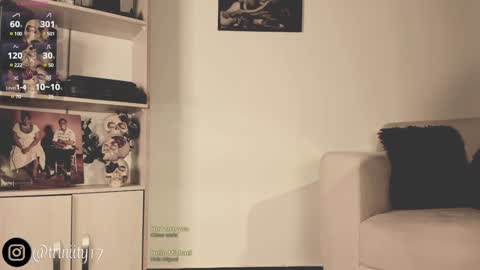 Snapshot of abril__colen chatting on December 9, 2024, 12:01 am April online show from December 9, 2024, 12:01 am