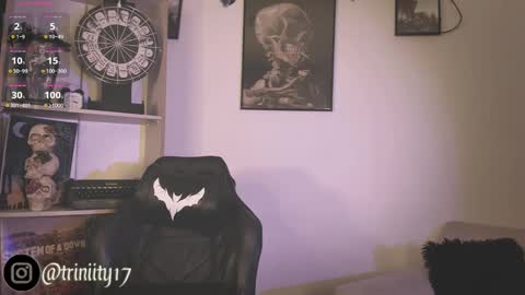 Snapshot of abril__colen chatting on December 16, 2024, 9:09 pm April online show from December 16, 2024, 9:09 pm