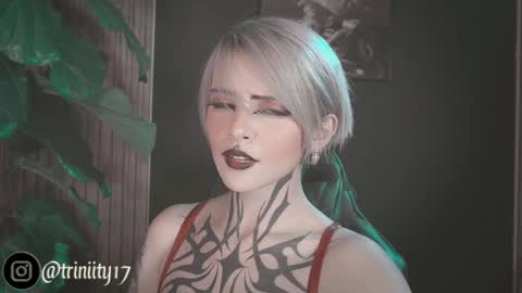 Snapshot of abril__colen chatting on January 1, 2025, 2:09 am April online show from January 1, 2025, 2:09 am