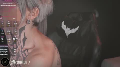 Snapshot of abril__colen chatting on January 1, 2025, 11:16 am April online show from January 1, 2025, 11:16 am