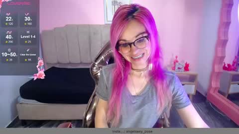 abril_ch_ online show from October 15, 2025, 10:48 am