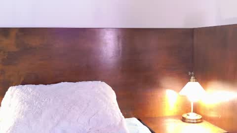 abril_collinz online show from July 27, 2026, 10:22 am