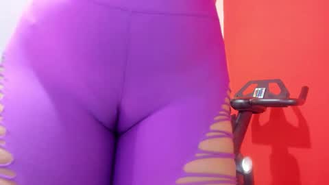 Snapshot of abril_jones10 chatting on January 29, 2025, 2:32 pm Abril jones online show from January 29, 2025, 2:32 pm