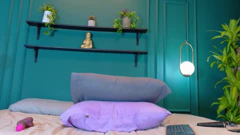 Abril jones online show from March 4, 2026, 12:16 am