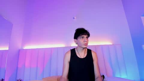 Abril and Julian online show from May 29, 2026, 11:52 am