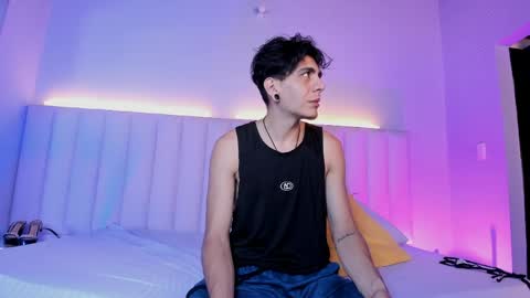 Abril and Julian online show from May 30, 2026, 11:51 am