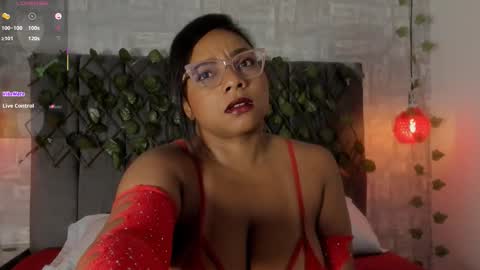 abrilsantana_ online show from November 4, 2025, 4:00 am