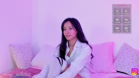 Snapshot of aby_whitee chatting on January 8, 2025, 10:59 am Aby online show from January 8, 2025, 10:59 am