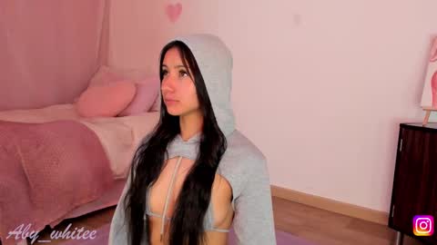 Snapshot of aby_whitee chatting on October 9, 2025, 3:37 am Aby online show from October 9, 2025, 3:37 am