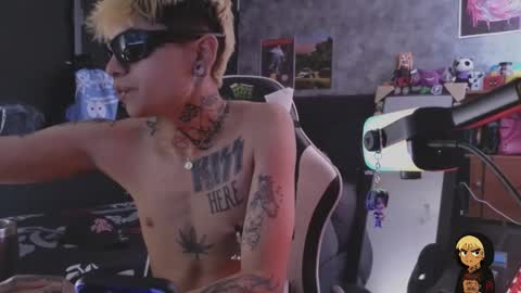 Snapshot of acidmilo chatting on February 9, 2026, 5:39 pm Acid Milo online show from February 9, 2026, 5:39 pm