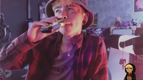 Snapshot of acidmilo chatting on February 10, 2026, 5:28 pm Acid Milo online show from February 10, 2026, 5:28 pm