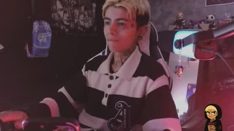 Snapshot of acidmilo chatting on February 18, 2026, 6:59 pm Acid Milo online show from February 18, 2026, 6:59 pm