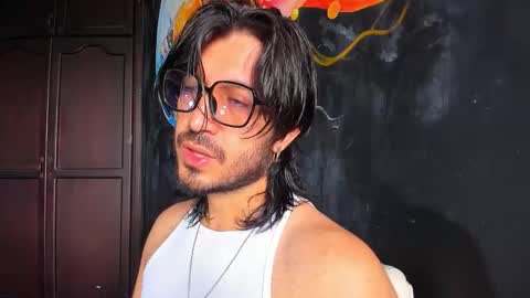 R. online show from November 1, 2025, 3:14 pm