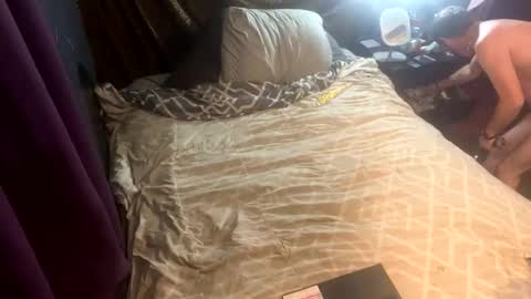 acouplesinners online show from December 18, 2025, 7:09 pm