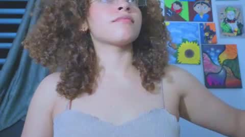 Snapshot of ada_gales_ chatting on June 25, 2026, 5:12 am Isa online show from June 25, 2026, 5:12 am
