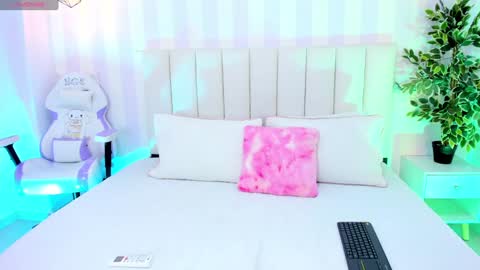    online show from December 11, 2024, 1:06 pm