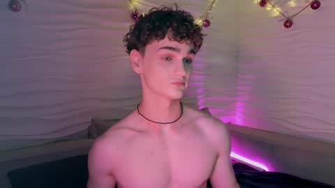 Snapshot of adam_21cm chatting on January 3, 2025, 4:16 pm Adam online show from January 3, 2025, 4:16 pm