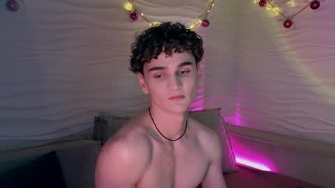 Snapshot of adam_21cm chatting on January 5, 2025, 7:28 pm Adam online show from January 5, 2025, 7:28 pm