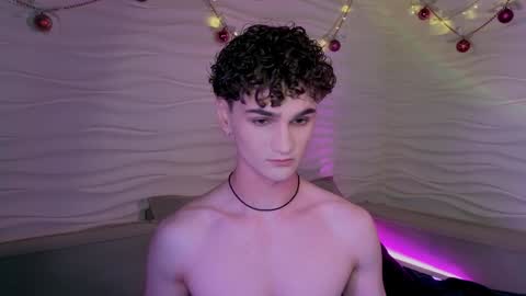 Snapshot of adam_21cm chatting on January 12, 2025, 4:40 pm Adam online show from January 12, 2025, 4:40 pm