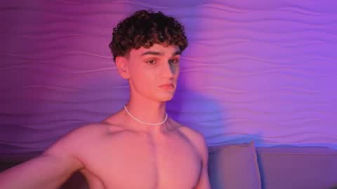 Snapshot of adam_21cm chatting on October 7, 2025, 6:27 pm Adam online show from October 7, 2025, 6:27 pm