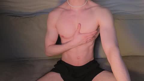 Snapshot of adam_21cm chatting on November 7, 2025, 4:18 pm Adam online show from November 7, 2025, 4:18 pm