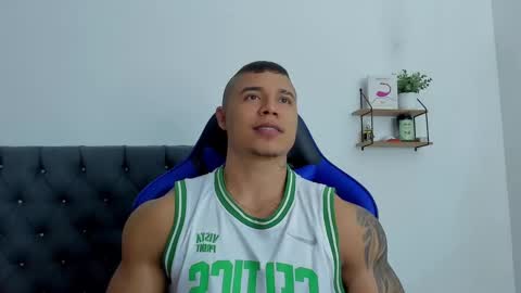 Snapshot of adam_boss chatting on October 22, 2025, 9:25 pm adam boss online show from October 22, 2025, 9:25 pm