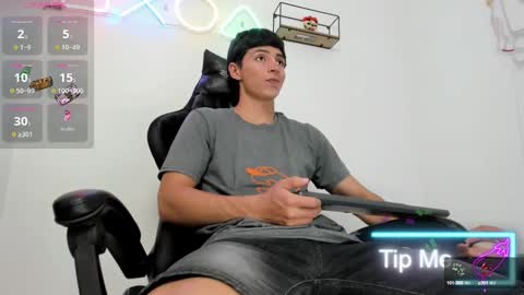 Snapshot of adam_clay21 chatting on February 6, 2025, 7:51 pm ADAM online show from February 6, 2025, 7:51 pm