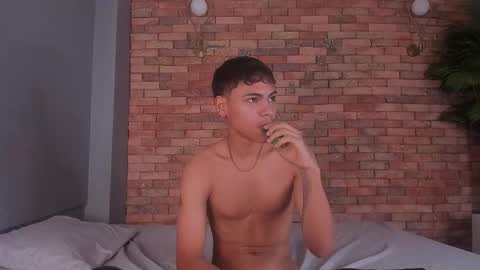 adam_piarse online show from December 3, 2025, 9:24 pm