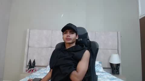 Snapshot of adam_piarse chatting on July 31, 2026, 2:00 am adam_piarse online show from July 31, 2026, 2:00 am