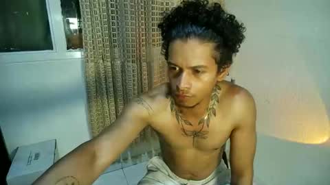 Snapshot of adam_yellow chatting on December 21, 2025, 2:41 am Adam online show from December 21, 2025, 2:41 am