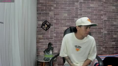 Snapshot of adamcoox chatting on December 12, 2024, 5:31 am Adam online show from December 12, 2024, 5:31 am