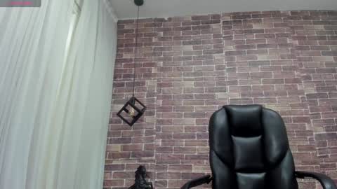 Snapshot of adamcoox chatting on December 18, 2024, 7:04 am Adam online show from December 18, 2024, 7:04 am