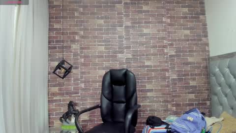 Snapshot of adamcoox chatting on December 22, 2024, 12:05 pm Adam online show from December 22, 2024, 12:05 pm