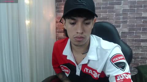 Snapshot of adamcoox chatting on January 15, 2025, 4:25 am Adam online show from January 15, 2025, 4:25 am