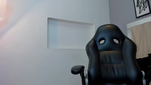 Adams Bobby online show from February 1, 2026, 11:42 am