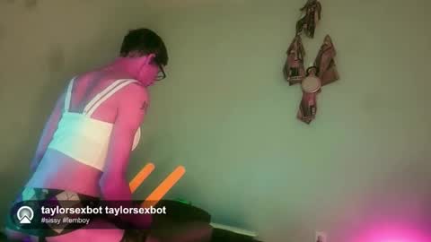 Snapshot of adamseve777 chatting on May 15, 2026, 7:32 pm TaylorSexbot online show from May 15, 2026, 7:32 pm