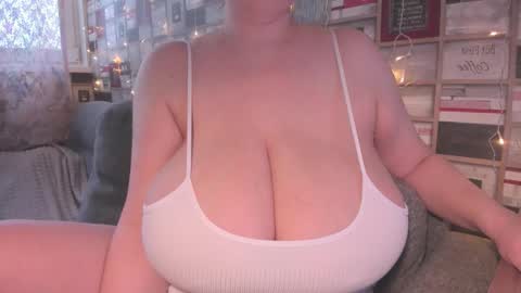 Snapshot of adamsvictory chatting on December 26, 2024, 10:48 am Victoria online show from December 26, 2024, 10:48 am