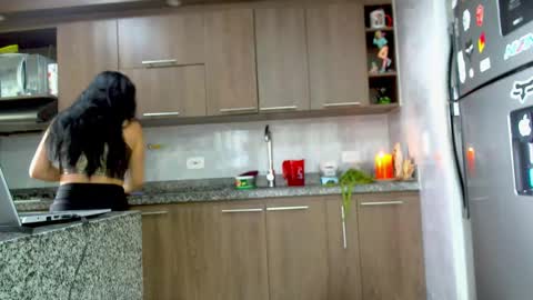 eva online show from February 15, 2025, 9:15 pm