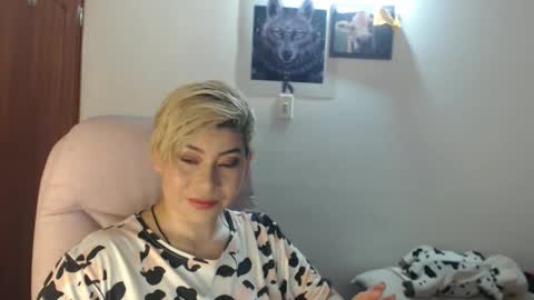 Snapshot of adan_romanoff chatting on November 29, 2025, 8:28 am adan_romanoff online show from November 29, 2025, 8:28 am