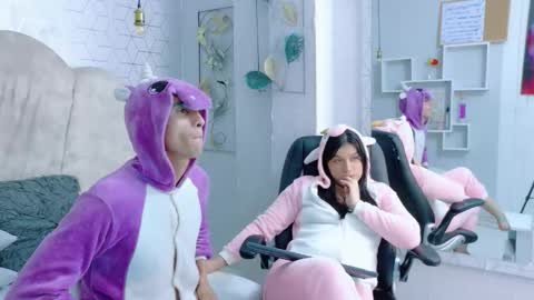 Snapshot of adanneva chatting on January 16, 2026, 8:02 pm AdanNDEva online show from January 16, 2026, 8:02 pm