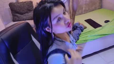 Snapshot of adanneva chatting on February 19, 2026, 3:35 am AdanNDEva online show from February 19, 2026, 3:35 am