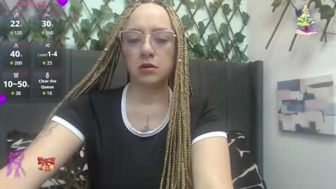 adaraah  online show from December 17, 2025, 7:42 pm