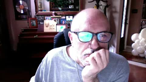 Snapshot of add_me_2 chatting on June 11, 2026, 7:01 pm add_me_2 online show from June 11, 2026, 7:01 pm