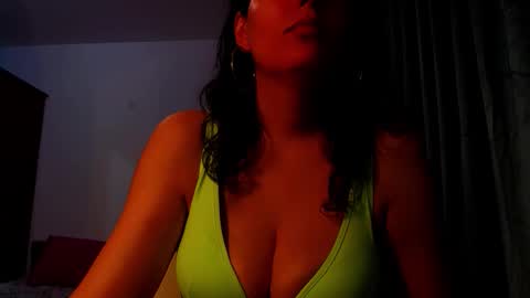 Snapshot of addicted2uts chatting on April 16, 2026, 10:38 am amy online show from April 16, 2026, 10:38 am