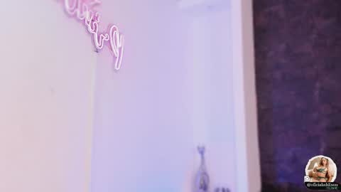 A D D I S O N  online show from March 7, 2025, 10:43 pm