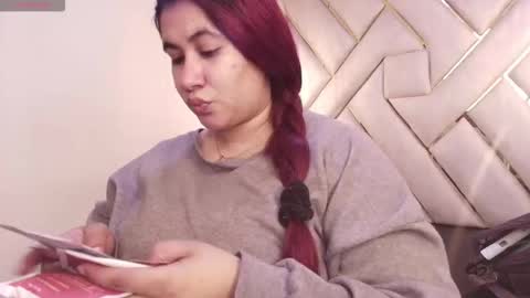 addy__02 online show from November 25, 2025, 5:35 pm