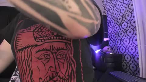 Ade  online show from November 27, 2025, 7:49 pm