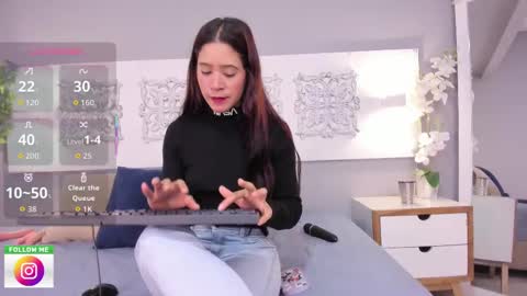 Adela Worsth online show from October 14, 2025, 1:12 pm